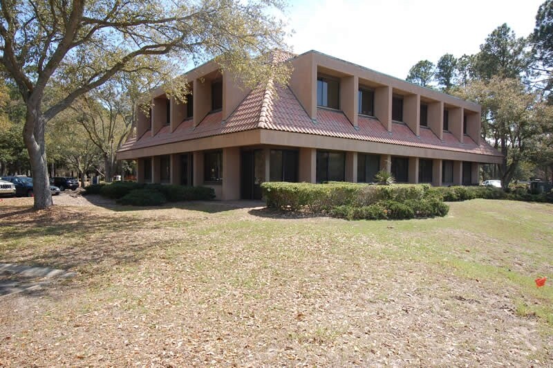 23C Shelter Cove Ln, Hilton Head Island, SC à louer Photo principale– Image 1 sur 7