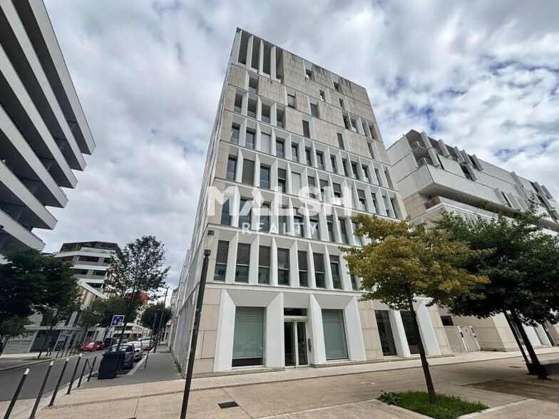 Bureau dans Lyon à louer - Photo de l’immeuble – Image 1 sur 12