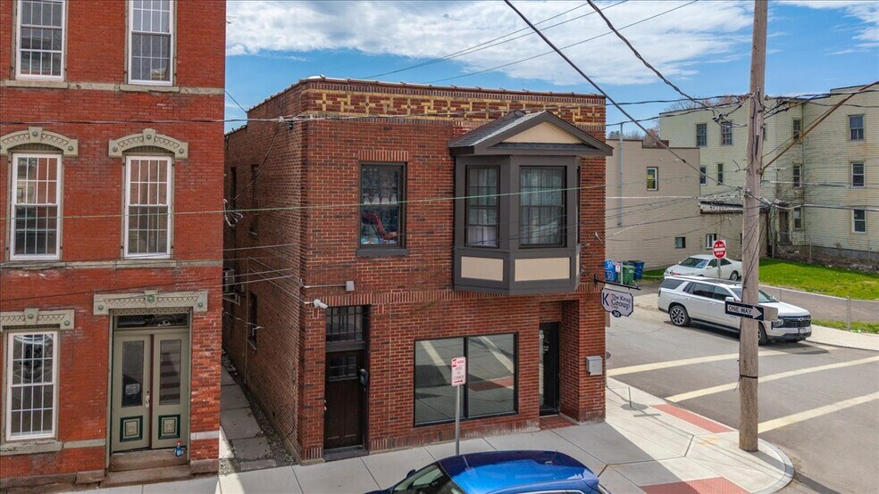 30 White St, Cohoes, NY à vendre - Photo de l’immeuble – Image 3 sur 54