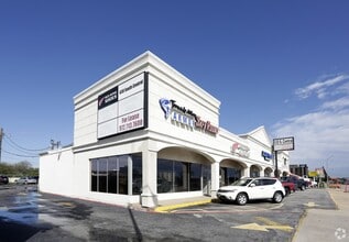 624-630 S Central Expy, Richardson, TX à louer Photo de l’immeuble– Image 1 sur 1