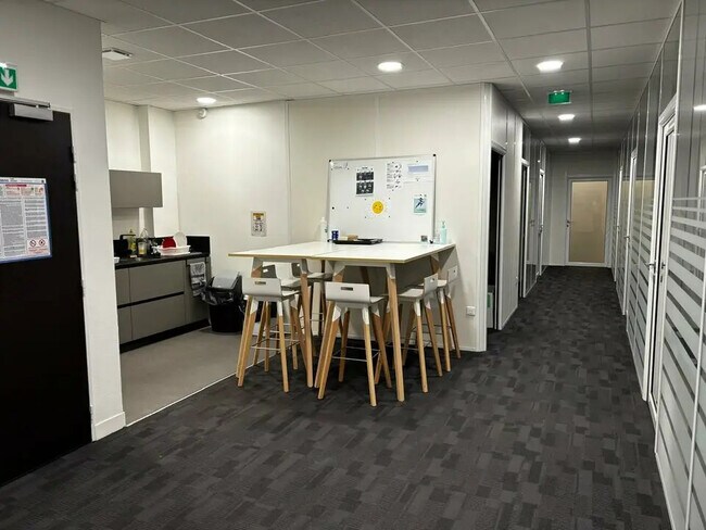 Plus de détails pour Bureau à louer