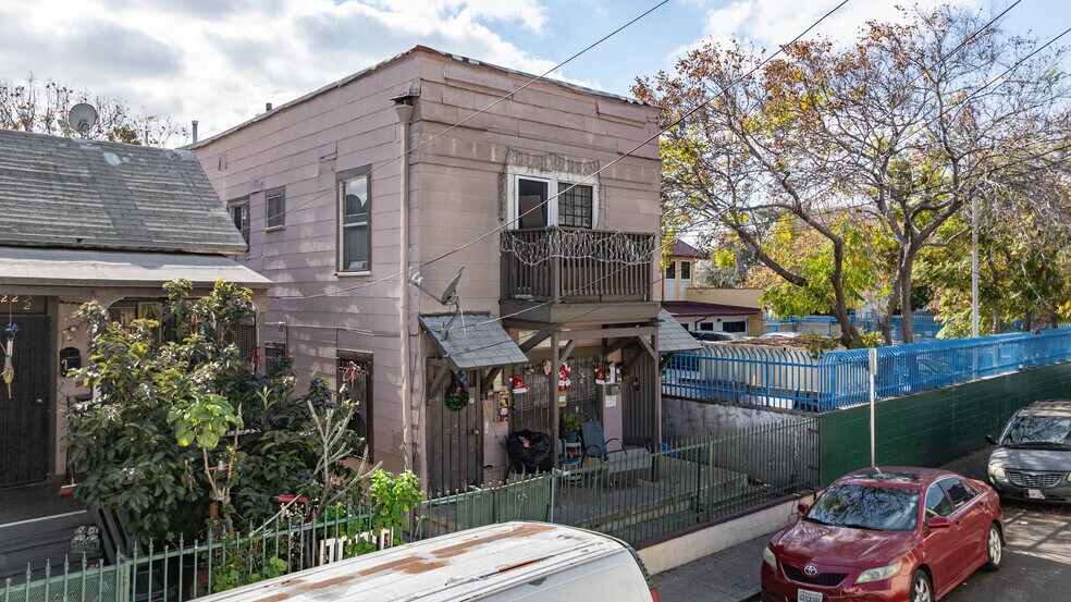 1422-1426 W 10th Pl, Los Angeles, CA à vendre - Photo de l’immeuble – Image 2 sur 4