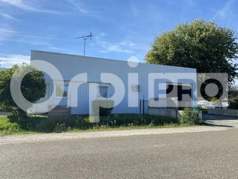 Local commercial dans Septfonds à louer - Photo de l’immeuble – Image 2 sur 3