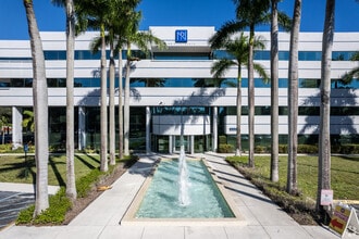 1111 Park Centre Blvd, Miami Gardens, FL à louer Photo de l’immeuble– Image 2 sur 21