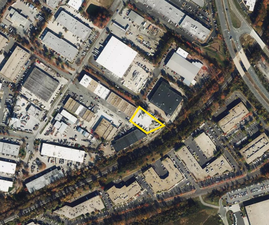 8413 Terminal Rd, Newington, VA à louer Photo principale– Image 1 sur 2