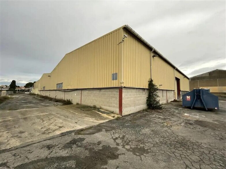 Local d'activités dans Béziers à vendre - Photo de l’immeuble – Image 3 sur 11