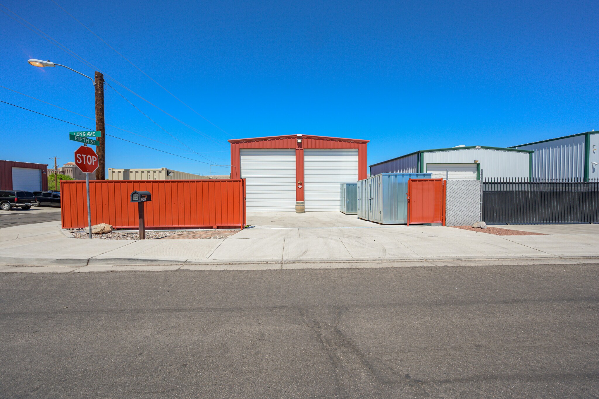 245 Long Ave, Bullhead City, AZ à vendre Photo de l’immeuble– Image 1 sur 21