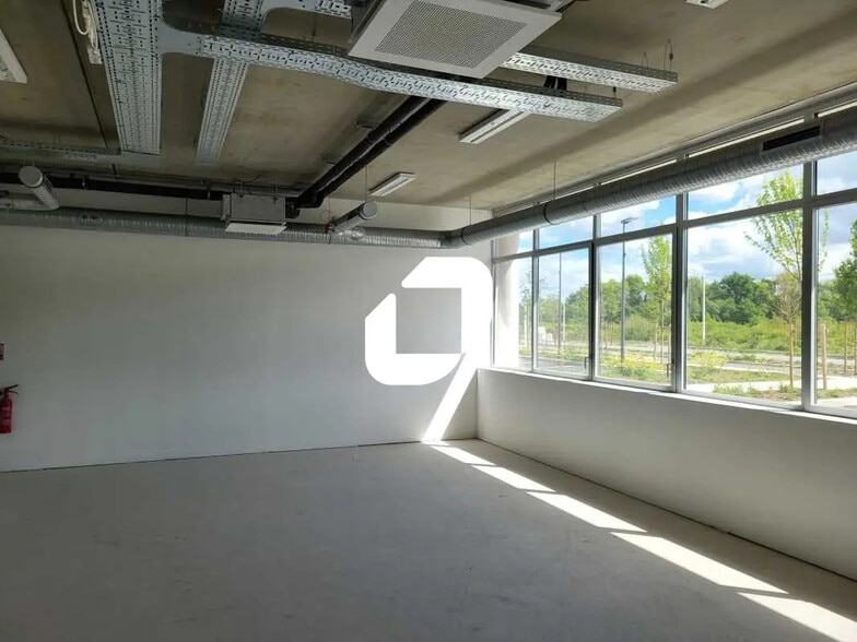 Bureau dans VILLENAVE-D'ORNON à louer - Photo de l’immeuble – Image 2 sur 8