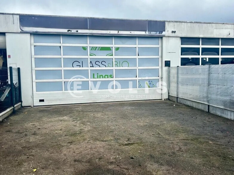 Local d’activités dans Linas à louer - Photo de l’immeuble – Image 1 sur 5