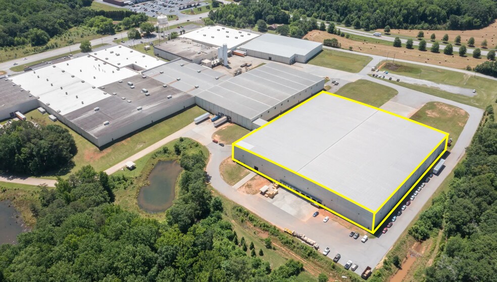 2415 N Highway 81, Anderson, SC à louer - Photo de l’immeuble – Image 1 sur 11