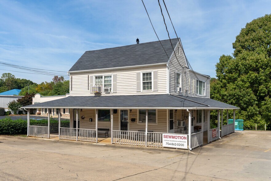 916 S New Hope Rd, Gastonia, NC à louer - Photo de l’immeuble – Image 1 sur 3