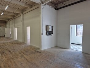 100-100 Outwater Ln, Garfield, NJ à louer Photo intérieure– Image 2 sur 3