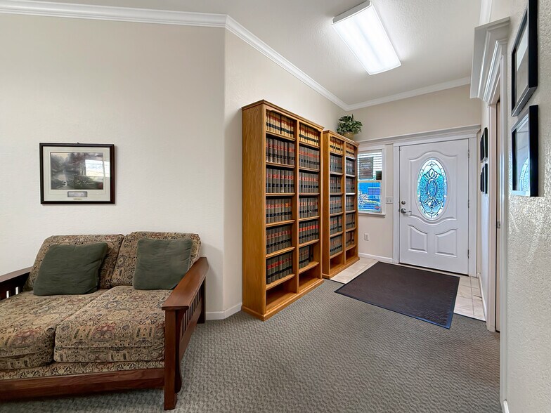 624 Fleet St, Brookings, OR à vendre - Photo de l’immeuble – Image 3 sur 46