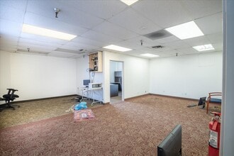 800-810 N Grand Ave, Covina, CA à louer Photo intérieure– Image 1 sur 2