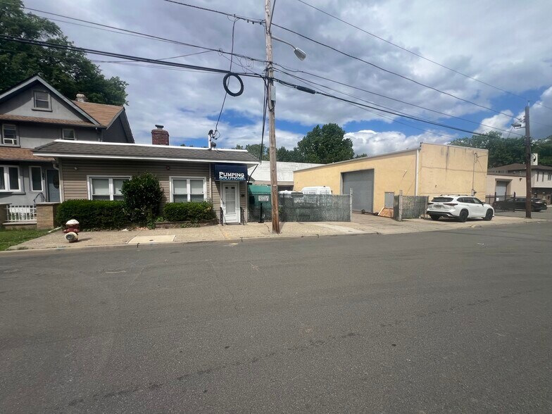 262 Rutherford Blvd, Clifton, NJ à vendre - Photo de l’immeuble – Image 2 sur 8
