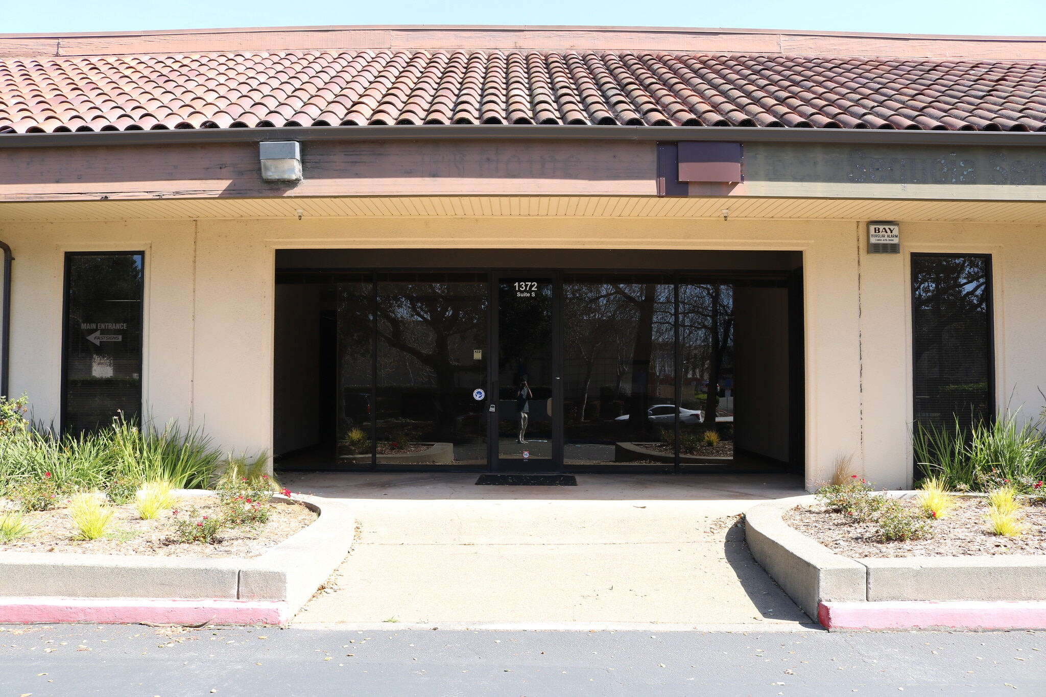 1372 N McDowell Blvd, Petaluma, CA à louer Photo intérieure– Image 1 sur 7