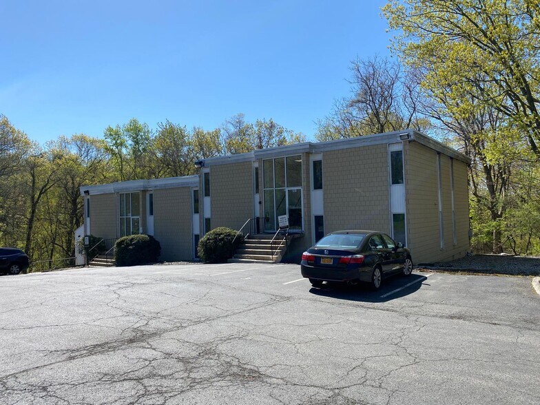 261 Mountainview Ave, Nyack, NY à louer - Photo de l’immeuble – Image 2 sur 11