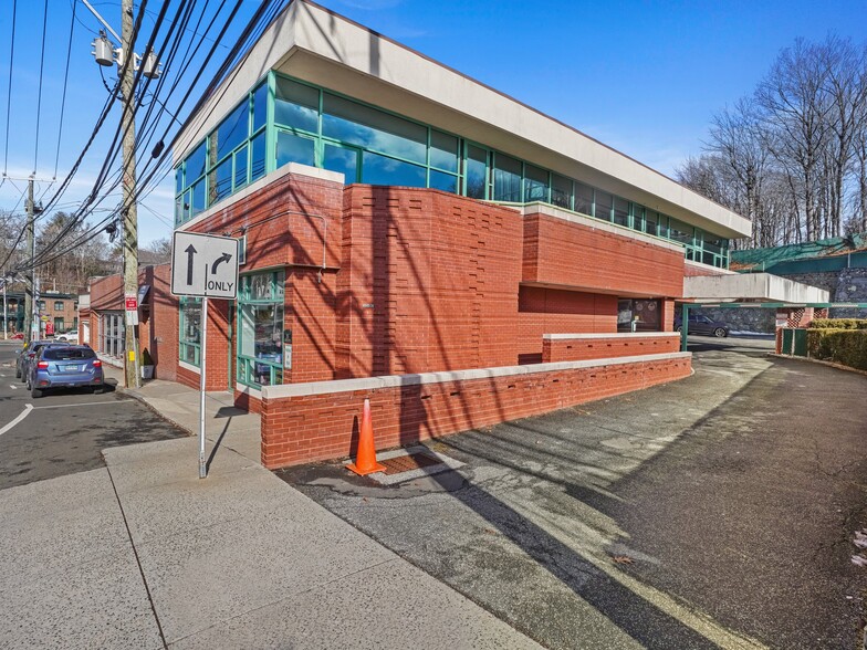 263 Glenville Rd, Greenwich, CT à louer - Photo de l’immeuble – Image 1 sur 28