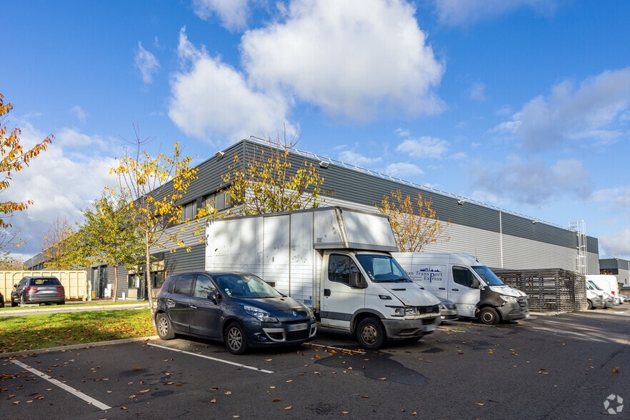 17 Rue Henri Becquerel, Aulnay-sous-Bois à louer - Photo de l’immeuble – Image 2 sur 2