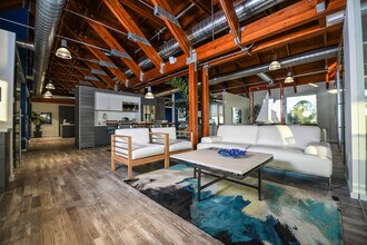 4960 N Harbor Dr, San Diego, CA à louer Photo intérieure– Image 2 sur 5