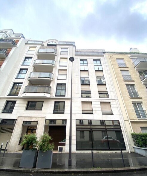 Local commercial dans Paris à vendre - Photo de l’immeuble – Image 1 sur 4
