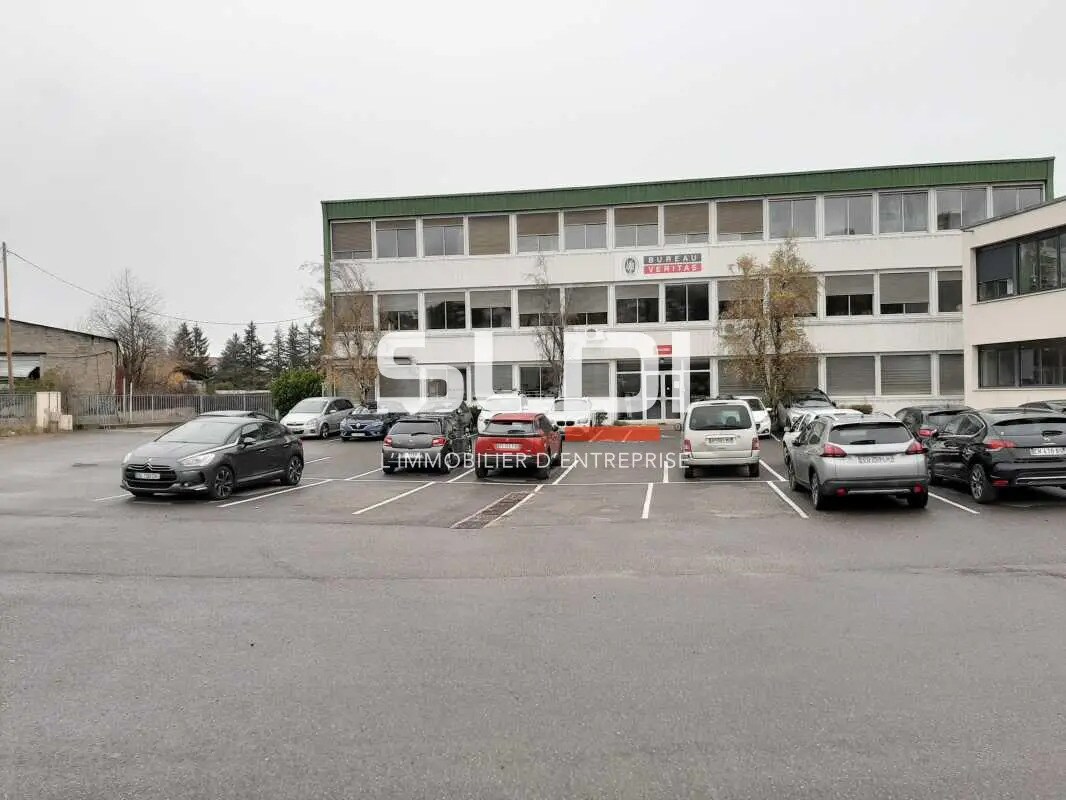 Local d’activités dans Villars à louer Photo de l’immeuble– Image 1 sur 10