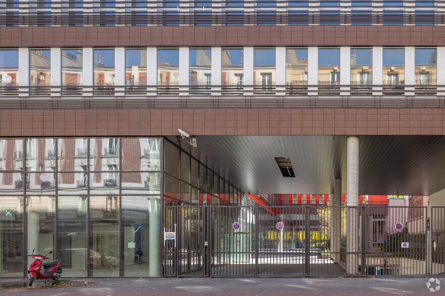 16 Rue Henri Barbusse, Clichy à louer - Photo de l’immeuble – Image 3 sur 4