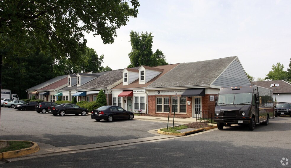 8407 Richmond Hwy, Alexandria, VA à vendre - Photo de l’immeuble – Image 2 sur 4