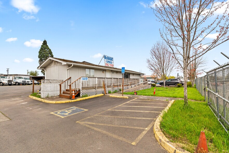 3894 Roosevelt Blvd, Eugene, OR à vendre - Photo de l’immeuble – Image 3 sur 20