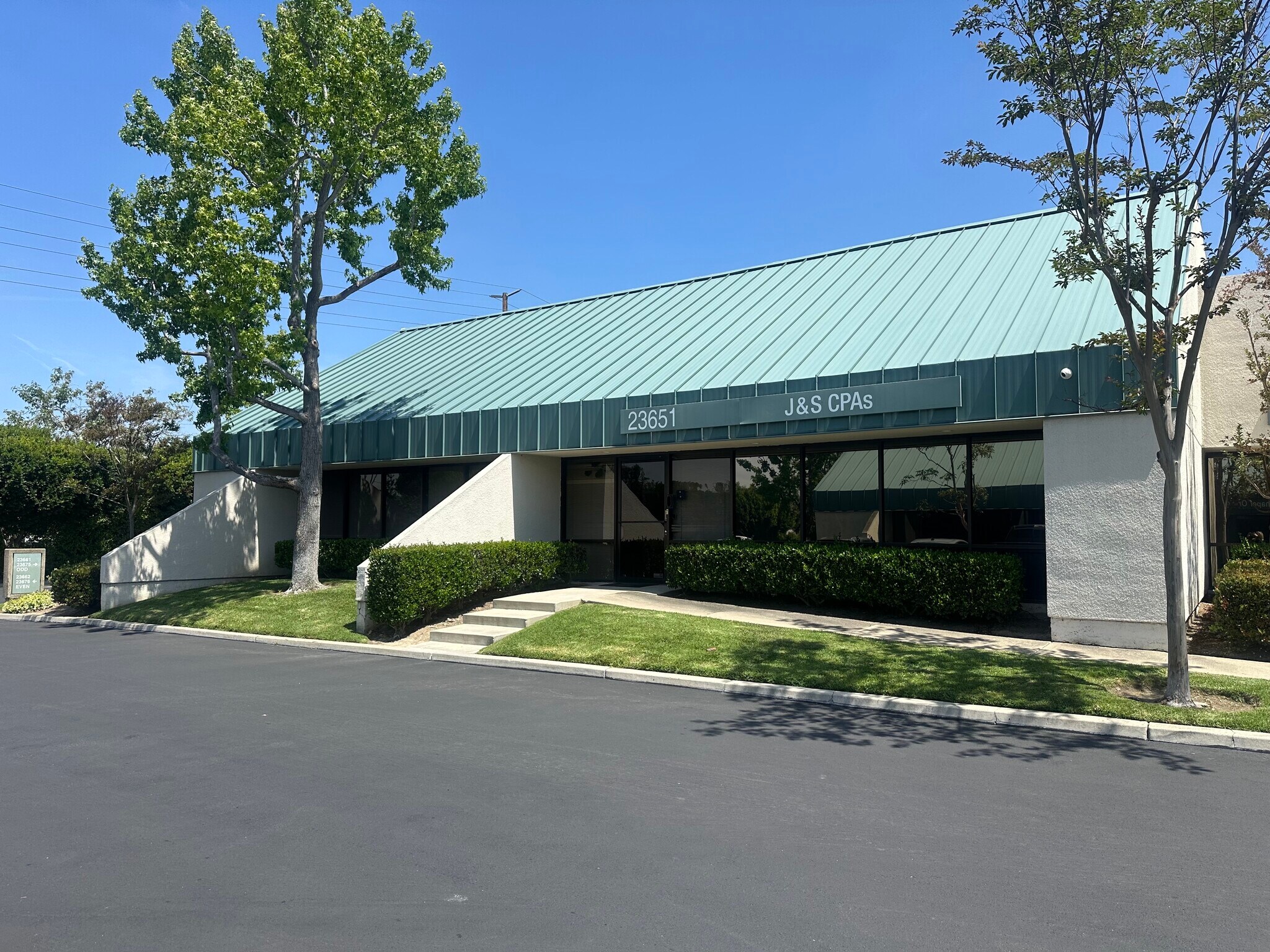 23661 Birchert Drive Dr, Lake Forest, CA à vendre Photo principale– Image 1 sur 6