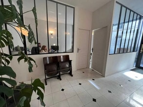 Bureau dans Paris à louer Photo de l’immeuble– Image 2 sur 5