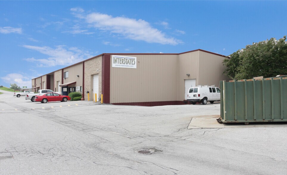 14007-14015 Industrial Rd, Omaha, NE à louer - Photo de l’immeuble – Image 3 sur 3