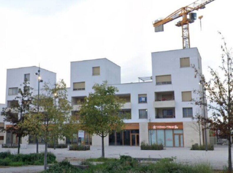Local commercial dans Villenave-d'Ornon à louer - Photo de l’immeuble – Image 3 sur 3