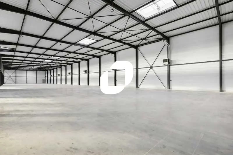 Local d’activités dans Le Thillay à louer - Photo intérieure – Image 1 sur 14