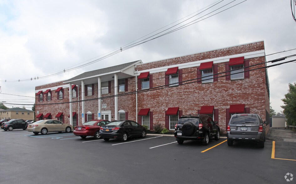 315 Alberta Dr, Buffalo, NY à louer - Photo de l’immeuble – Image 2 sur 2