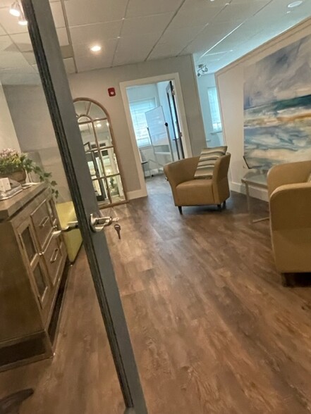 748 Bethlehem Pike, Ambler, PA à louer - Photo de l’immeuble – Image 1 sur 12