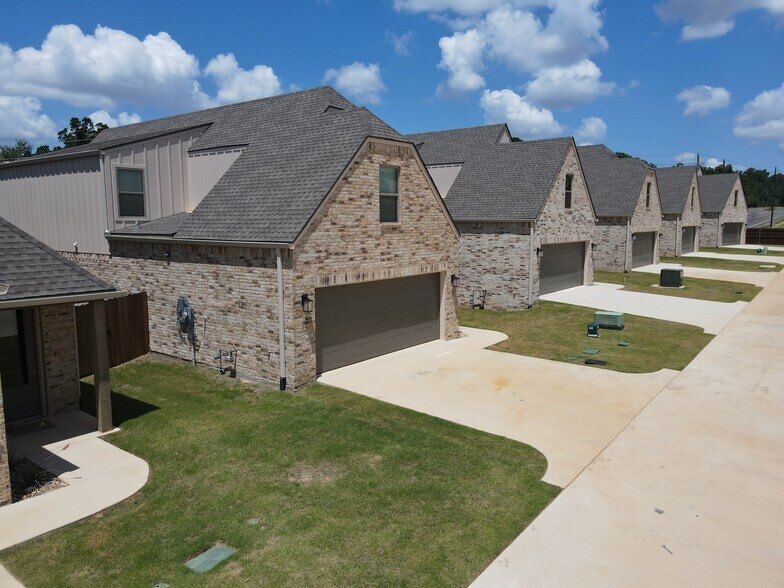 4344 Macnab Dr, Tyler, TX à vendre - Photo principale – Image 1 sur 22