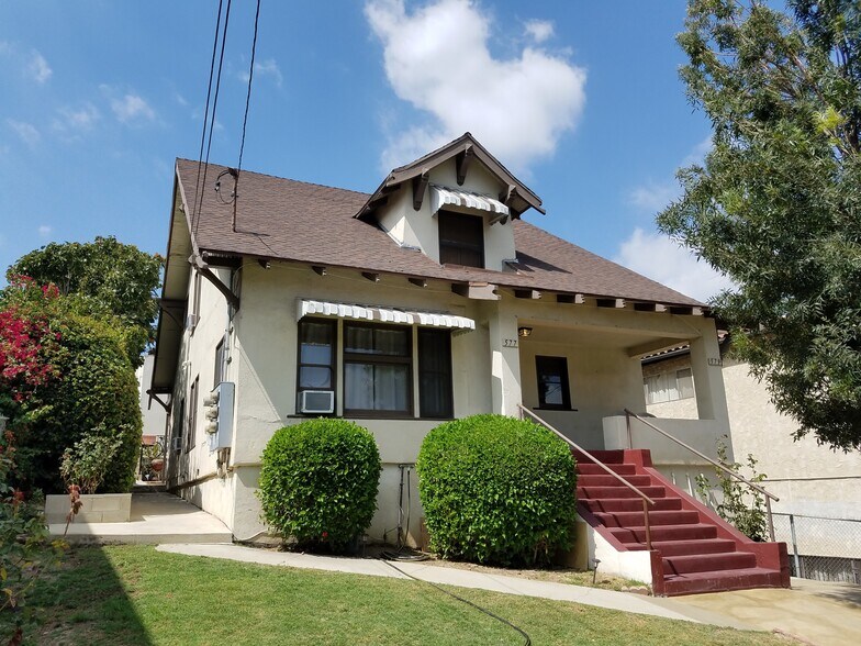 577 N Boylston St, Los Angeles, CA à vendre - Photo de l’immeuble – Image 2 sur 14