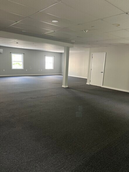 71 Pleasant St, Leominster, MA à louer - Photo de l’immeuble – Image 3 sur 10