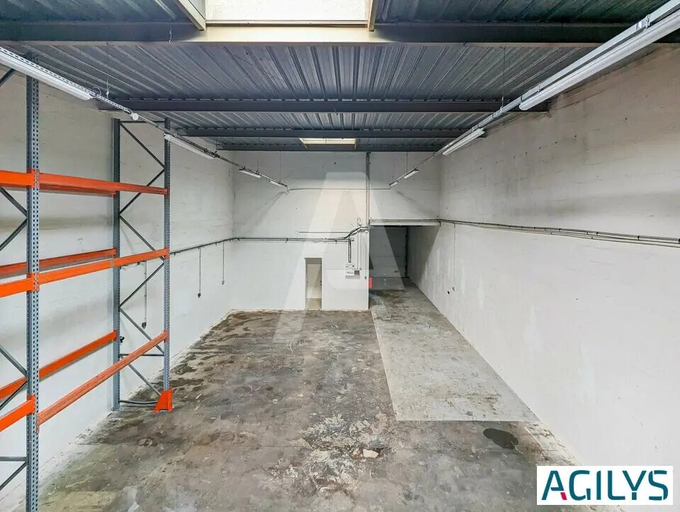 Local d’activités dans Chilly-Mazarin à louer Photo de l’immeuble– Image 1 sur 13