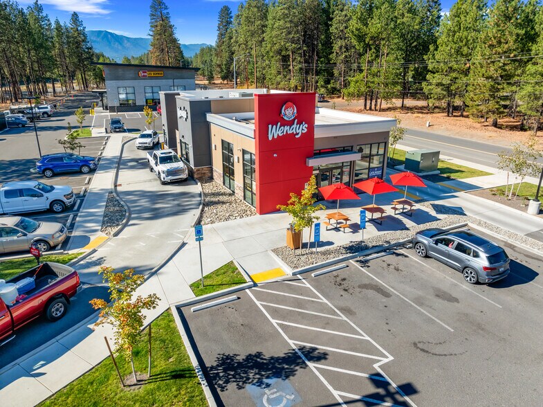 905 Douglas Munroe Blvd, Cle Elum, WA à vendre - Photo de l’immeuble – Image 1 sur 7