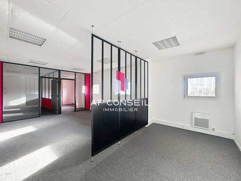 Bureau dans Saint-Germain-en-Laye à louer - Photo intérieure – Image 1 sur 3