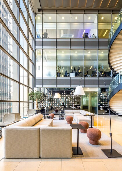 110 Bishopsgate, Londres à louer - Photo de l’immeuble – Image 3 sur 24