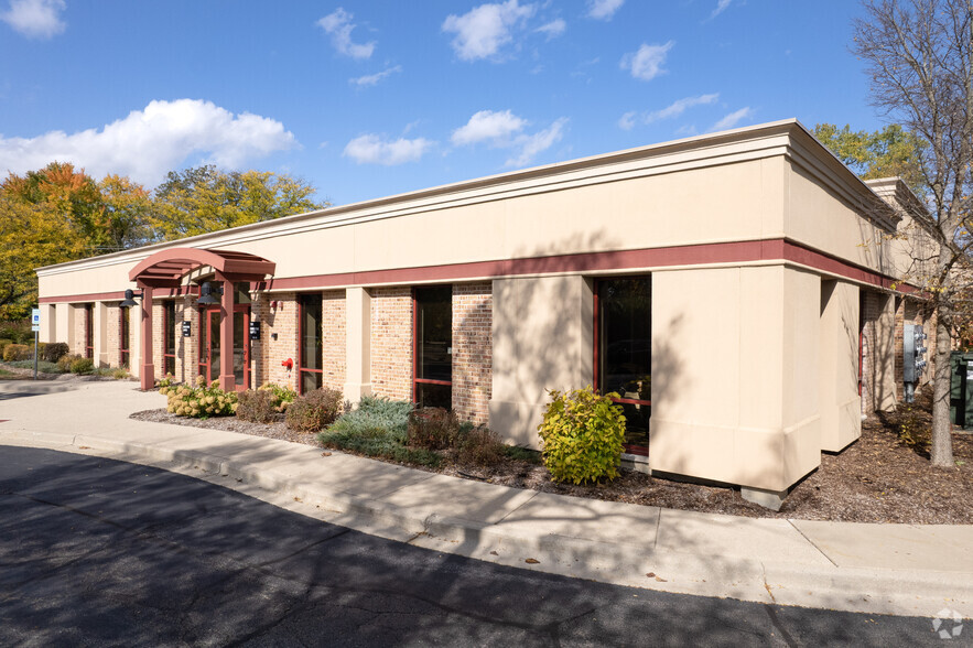 777 Lake Zurich Rd, Barrington, IL à louer - Photo de l’immeuble – Image 1 sur 12