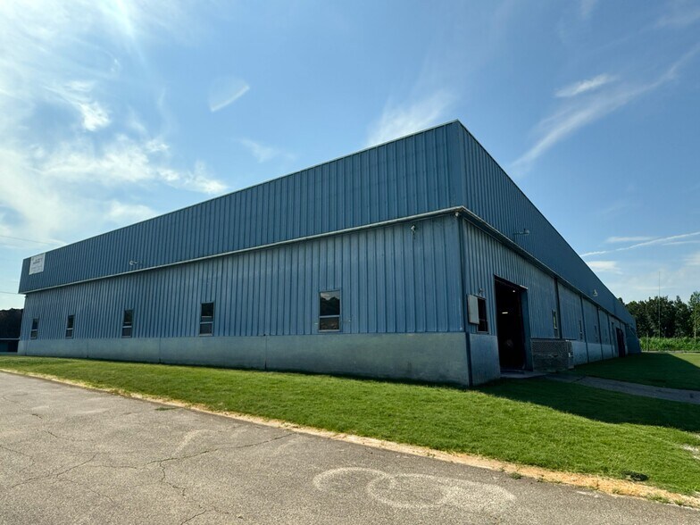 1000 Fields Rd, Laceys Spring, AL à louer - Photo de l’immeuble – Image 2 sur 12