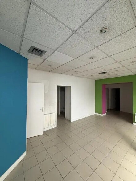 Local commercial dans Paris à vendre - Photo intérieure – Image 2 sur 7