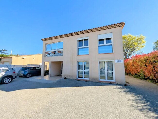 Plus de détails pour Bureau à louer