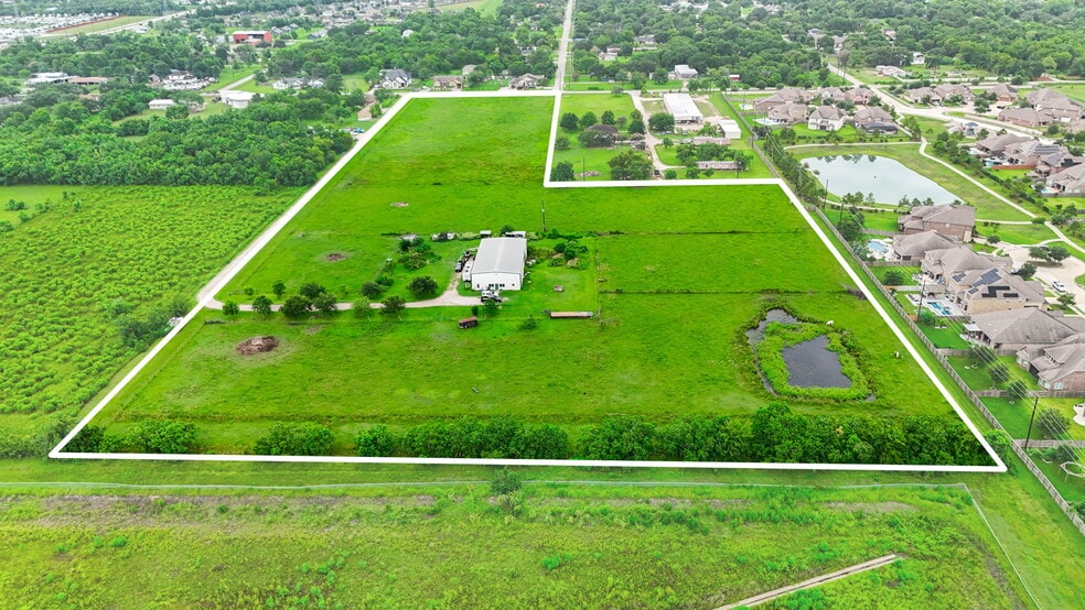 3525 County Road 107F, Pearland, TX à vendre - Photo principale – Image 1 sur 25