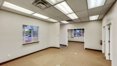 4520 S Pecos Rd, Las Vegas, NV à louer Photo intérieure– Image 2 sur 5