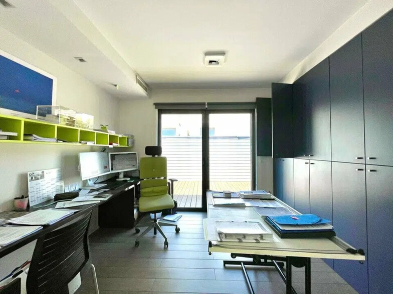 Bureau dans Valbonne à louer - Photo de l’immeuble – Image 3 sur 9
